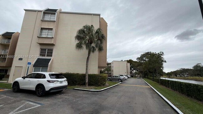 Building Photo - 7725 SW 86th St