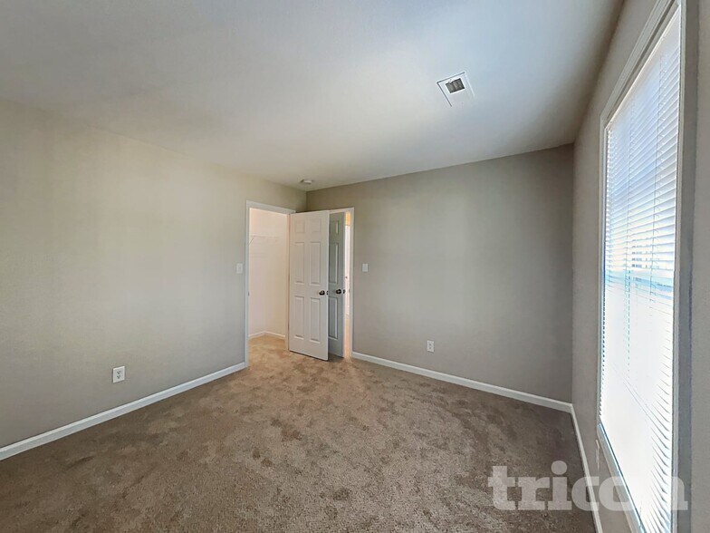 Building Photo - 4504 Valendra Dr