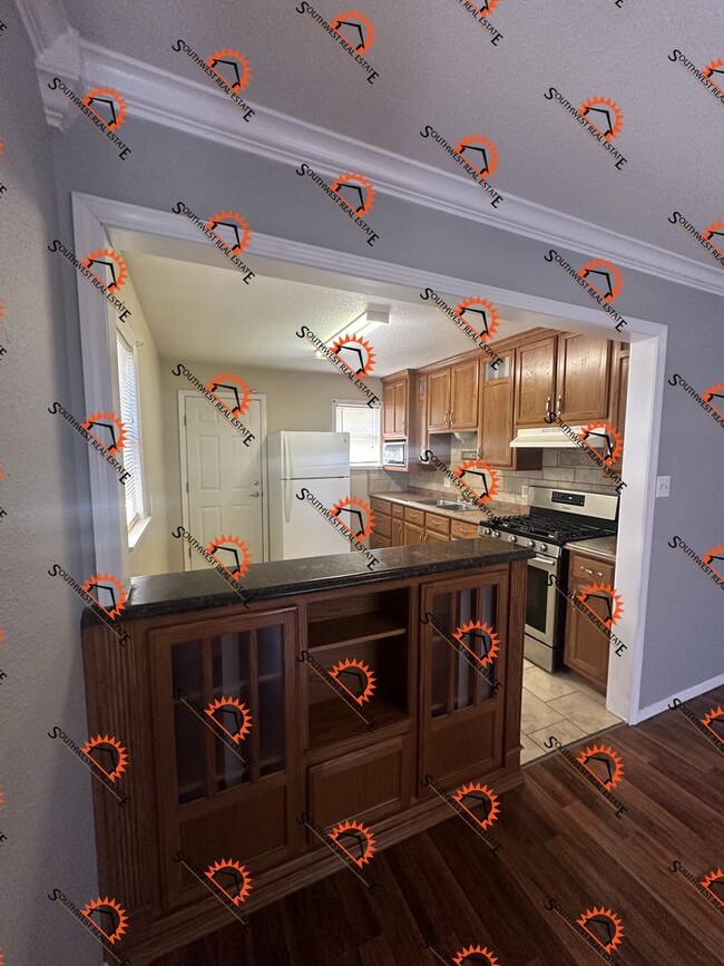 Building Photo - One bedroom One bath apartment--Water paid