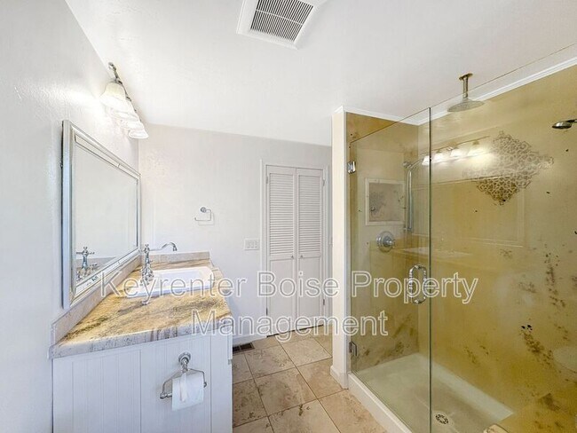 Building Photo - 6503 W Baron Dr