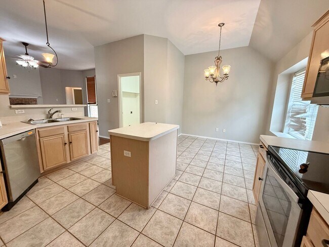 Building Photo - Charming 4-bed/2-bath in Bullard’s Legacy Estates!