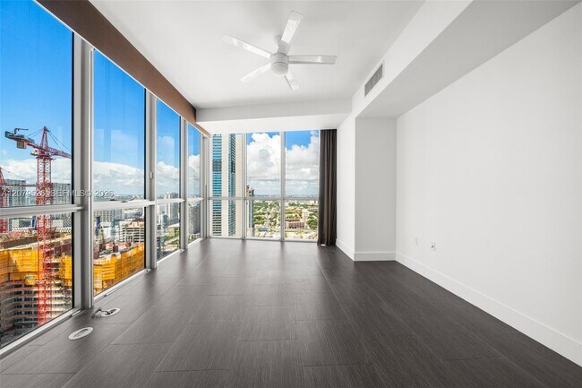 Building Photo - 1100 Biscayne Blvd