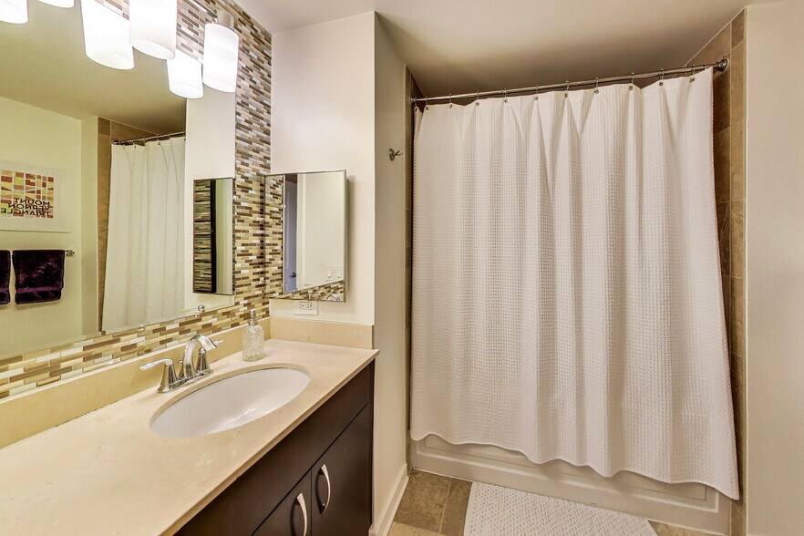 Building Photo - 475 K St NW