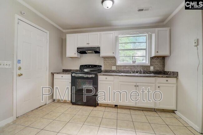 Building Photo - 329 Saddlefield Rd
