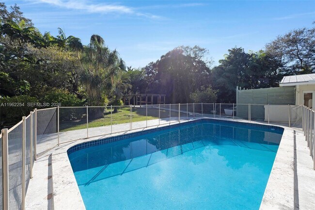 Building Photo - 6630 SW 102nd St