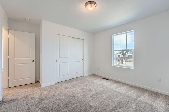 Building Photo - ALMOST BRAND NEW exquisite 3bd home in Harvest Ridge community