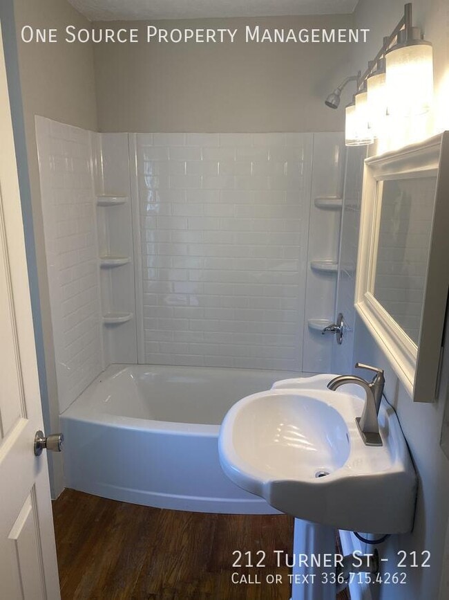 Building Photo - 212 Turner St