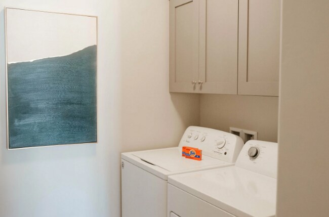 Building Photo - Short term lease options! Spacious Condo in Washington