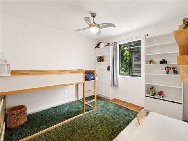 Building Photo - 1355 Euclid Ave NE