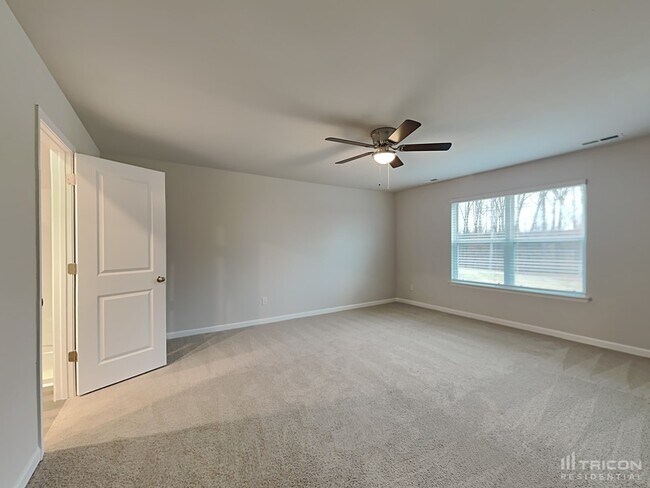 Building Photo - 127 Harvest Cir