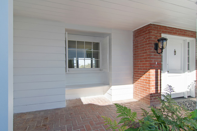 Building Photo - 2417 Arista Ct