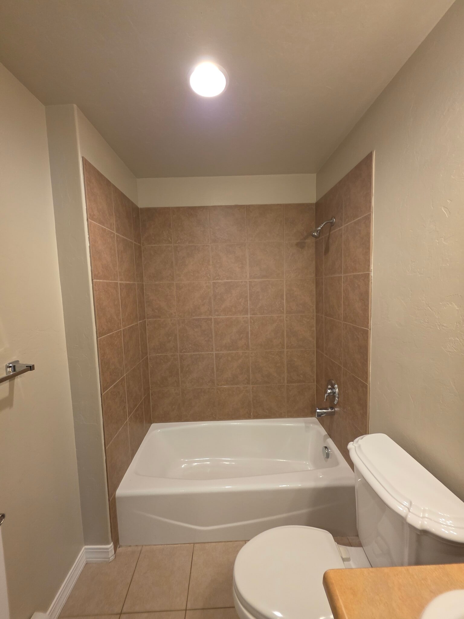 Building Photo - 308 N Mulberry St