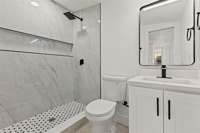 Building Photo - 2008 Oakwood Ave