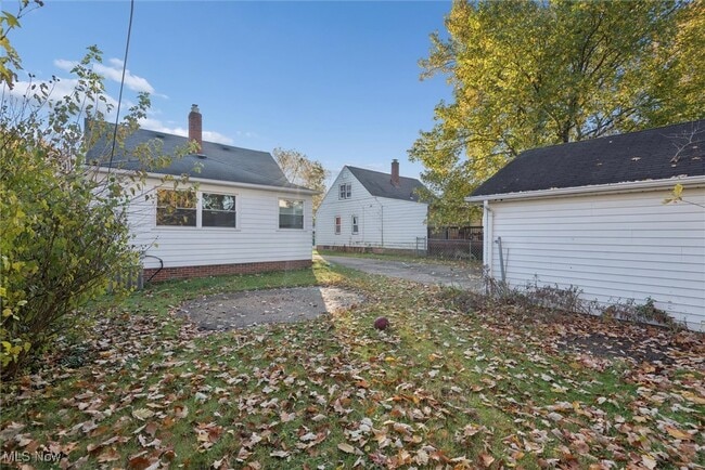 Building Photo - 5732 E 141st St