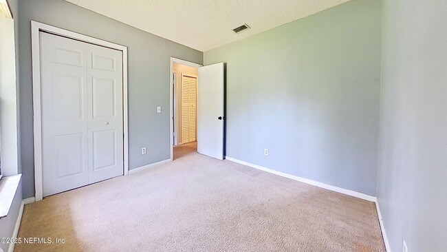 Building Photo - 2624 Pheasant Ct