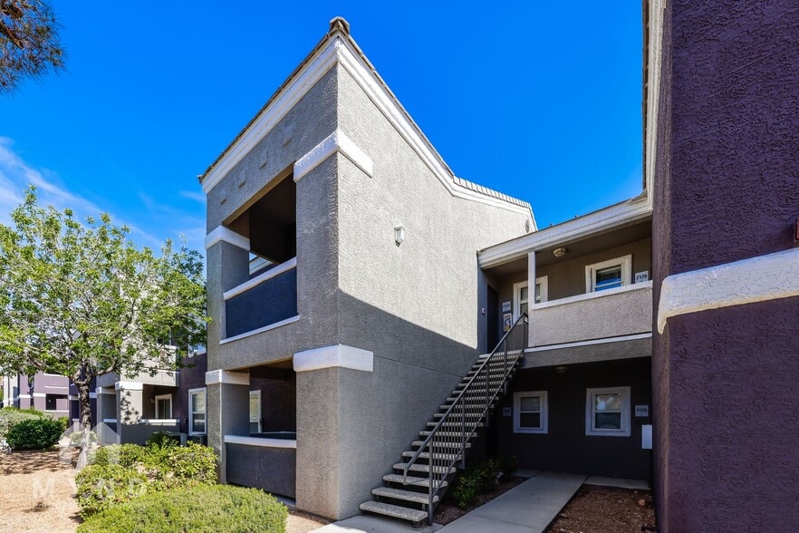 Building Photo - 9620 W Russell Rd