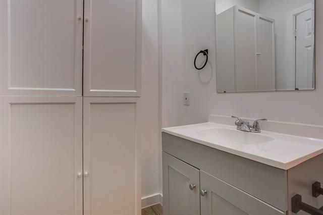 Building Photo - 1903 Harlandale Ave