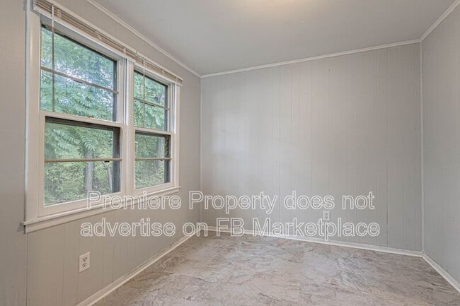 Building Photo - 7334 NE 51st St
