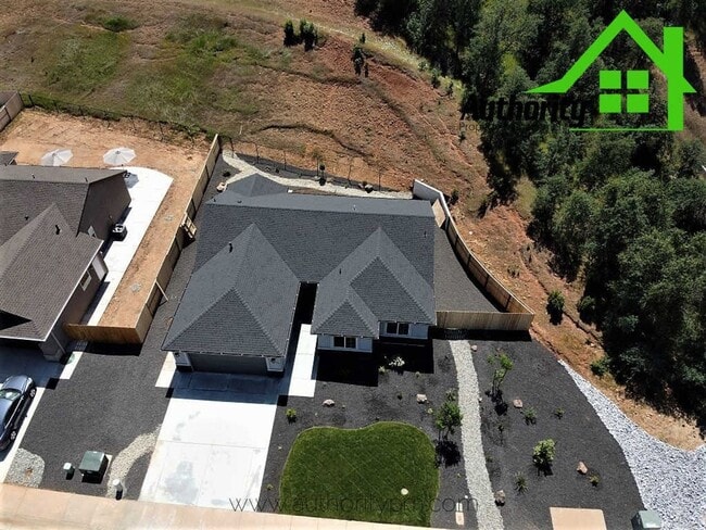 Building Photo - 20231 Ballentine Dr