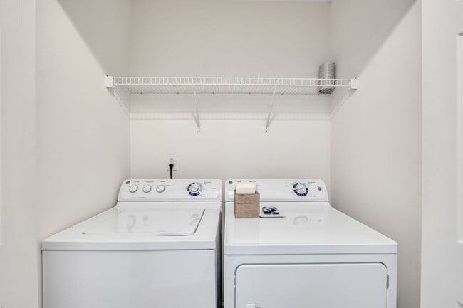 Building Photo - Charming 2-Bedroom Prescott Village Townhome!