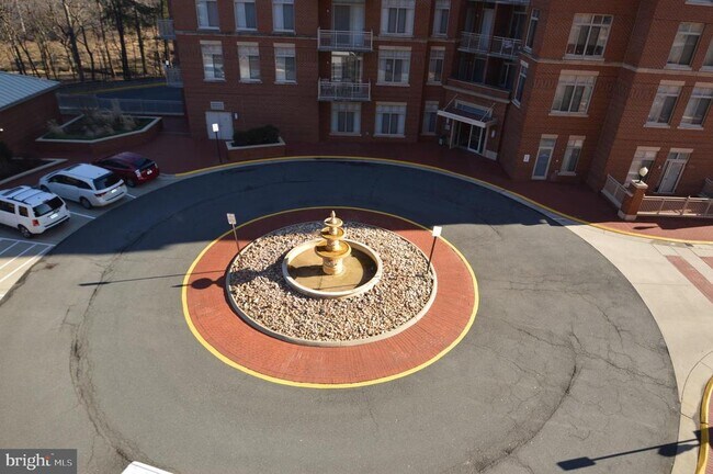 Building Photo - 4490 Market Commons Dr