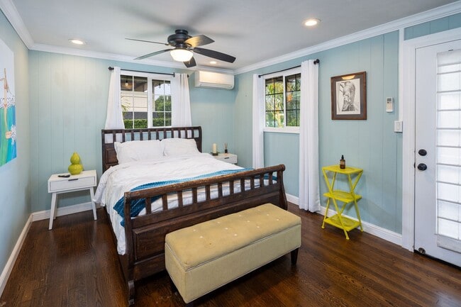 Building Photo - Privately Gated, Cool, Furnished Home, Tuc...