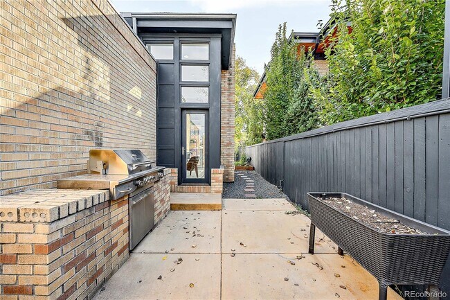 Building Photo - 4815 E 6th Ave Pkwy