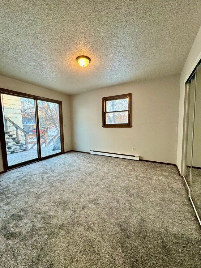 Building Photo - Updated 2 Bedrooms - Leonard North Dakota Rental