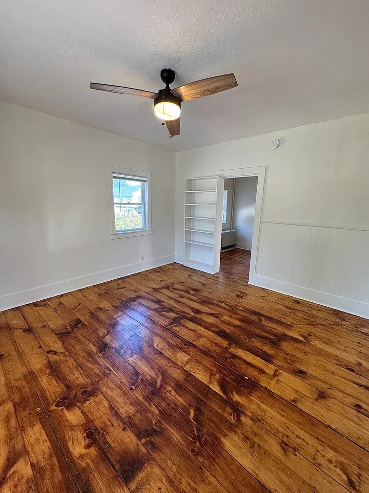 Building Photo - 22 York St