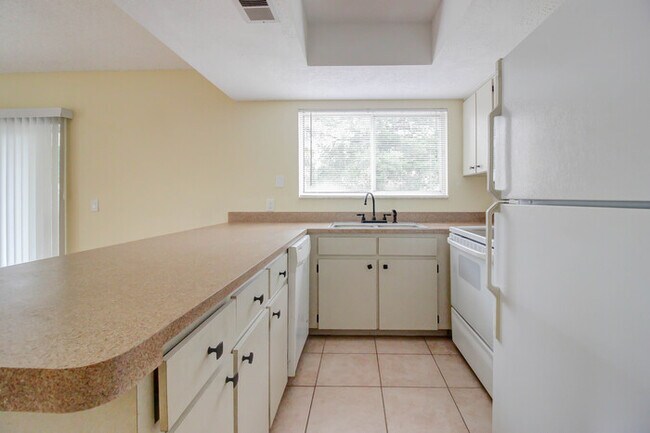 Building Photo - 9590 Eldridge Rd