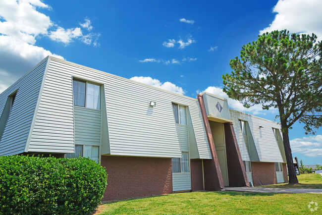 Building Photo - Cypress Point Apartments