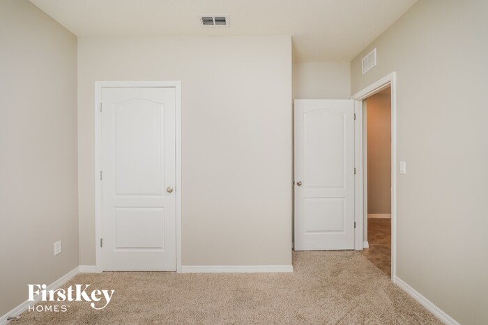 Building Photo - 1386 Fox Squirrel Dr
