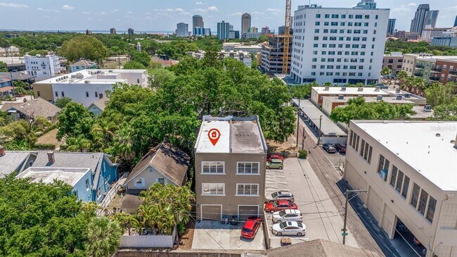 Building Photo - 330 Lang Ct N