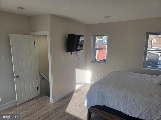 Building Photo - 401 S Ann St