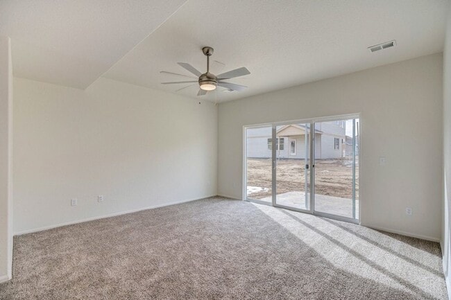 Building Photo - 935 Mount Shavano Ave