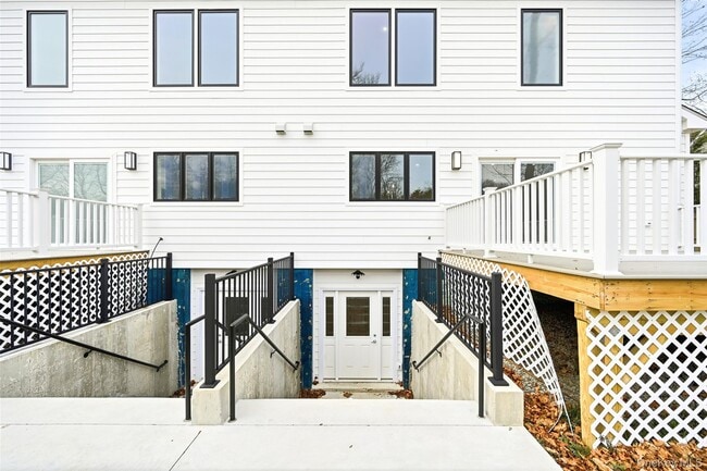 Building Photo - 67 Paulding Ln