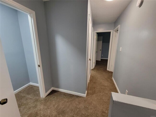 Building Photo - Section8 Accepted