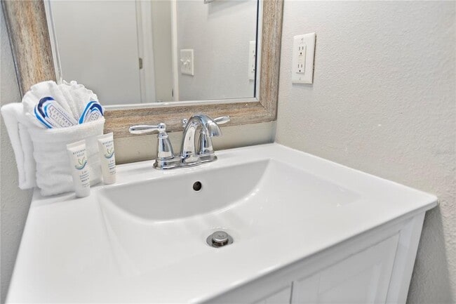 Building Photo - 3138 Britannia Blvd