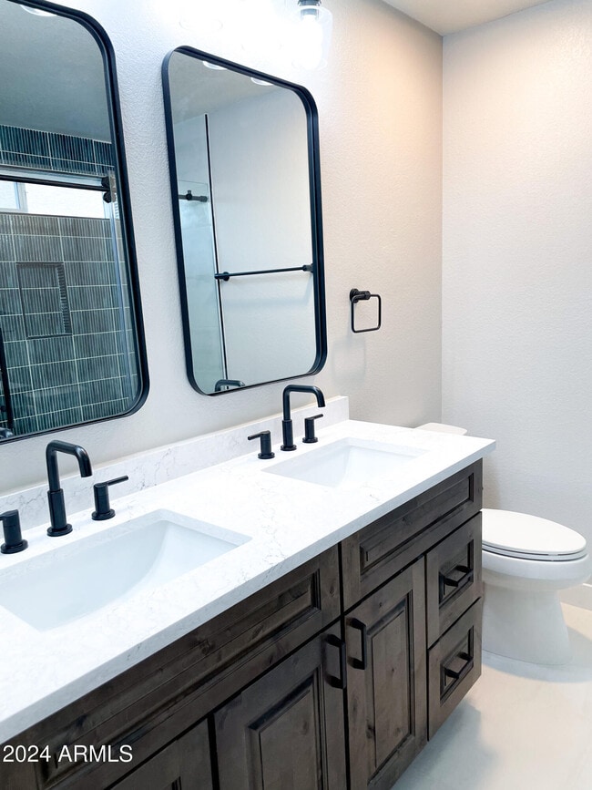 Building Photo - 1460 E Todd Dr