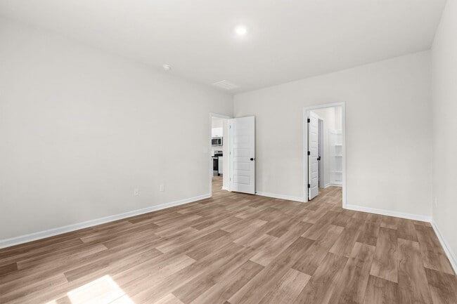 Building Photo - 1039 Harbor Dr