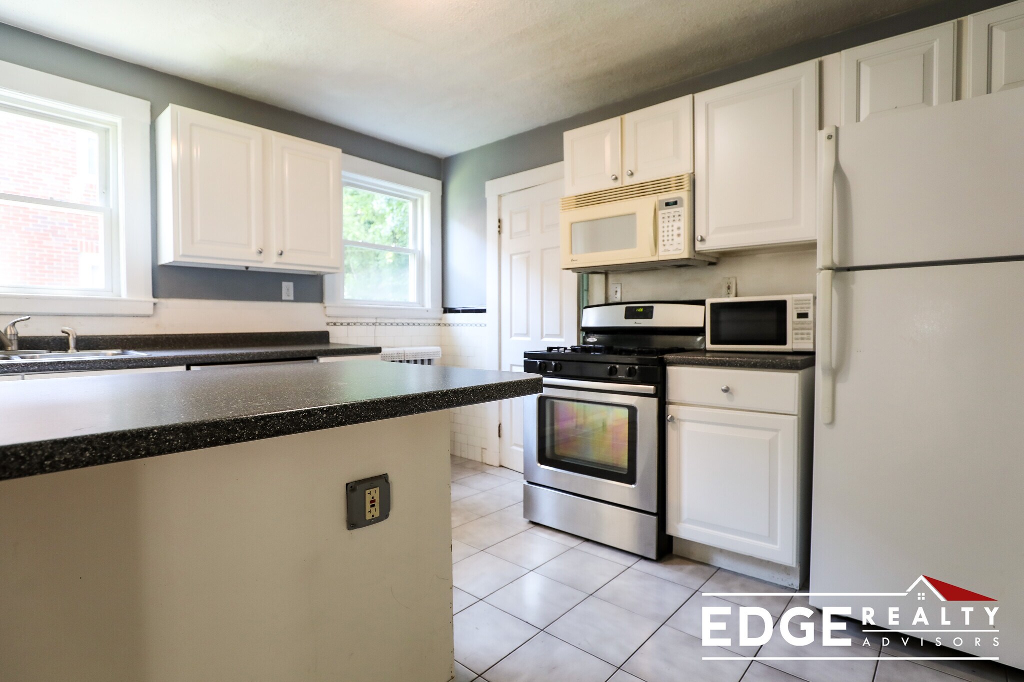 Building Photo - 71 Colborne Rd