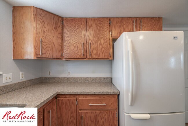 Building Photo - Bright & Spacious 3-Bed, 2-Bath Home in Wa...