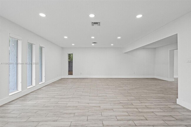 Building Photo - 9021 NW 7th Ct