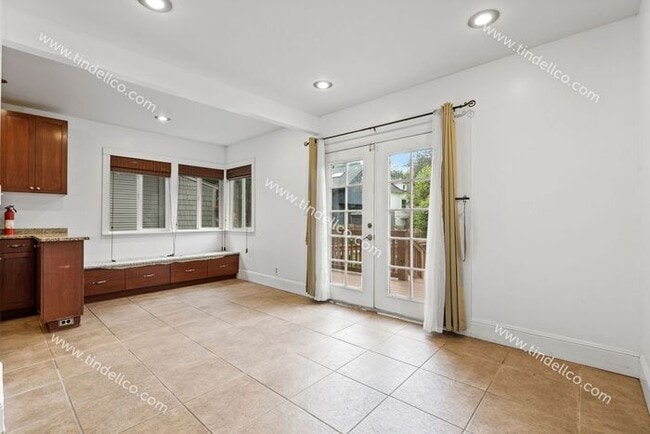 Building Photo - 4 Bedroom, 3 Bathroom Home 3000 + Square feet - A Must See In Abernethy School Boundary