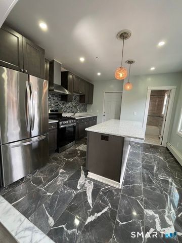 Building Photo - 176 Pearl St