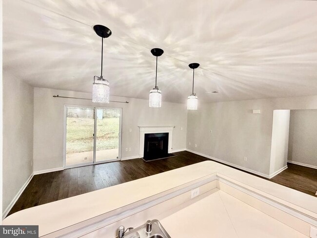 Building Photo - 214 Fernwood Pl