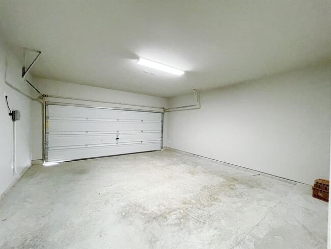 Building Photo - 24946 Via Arabella Ln