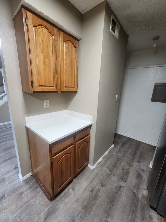 Building Photo - 1 bed 1.5 bath at Sagewood Condominiums, 2...