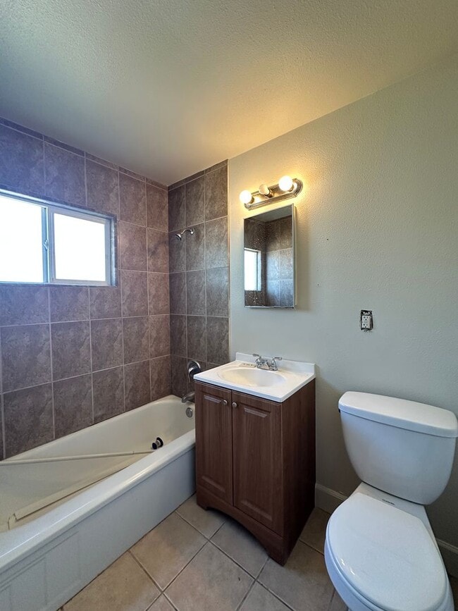 Building Photo - Coming Soon! West Sac Three Bedroom Home