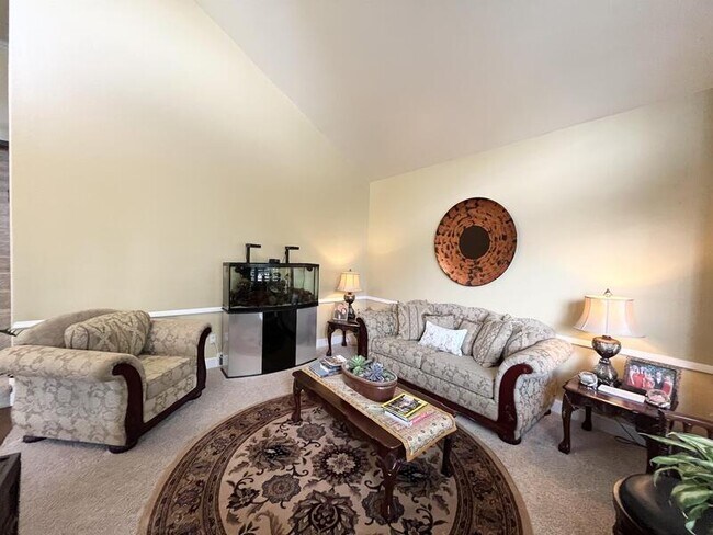 Building Photo - 2035 Quartzridge Dr
